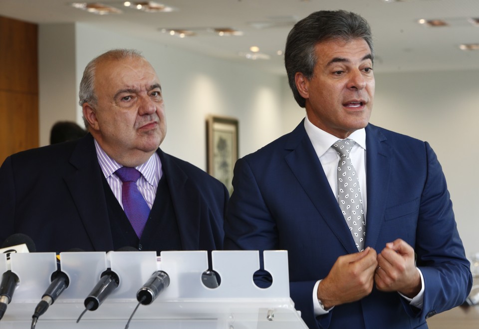 Greca e Richa, em entrevista no Palácio Iguaçu, rebateu as declarações de Fruet. | Aniele Nascimento/Gazeta do Povo