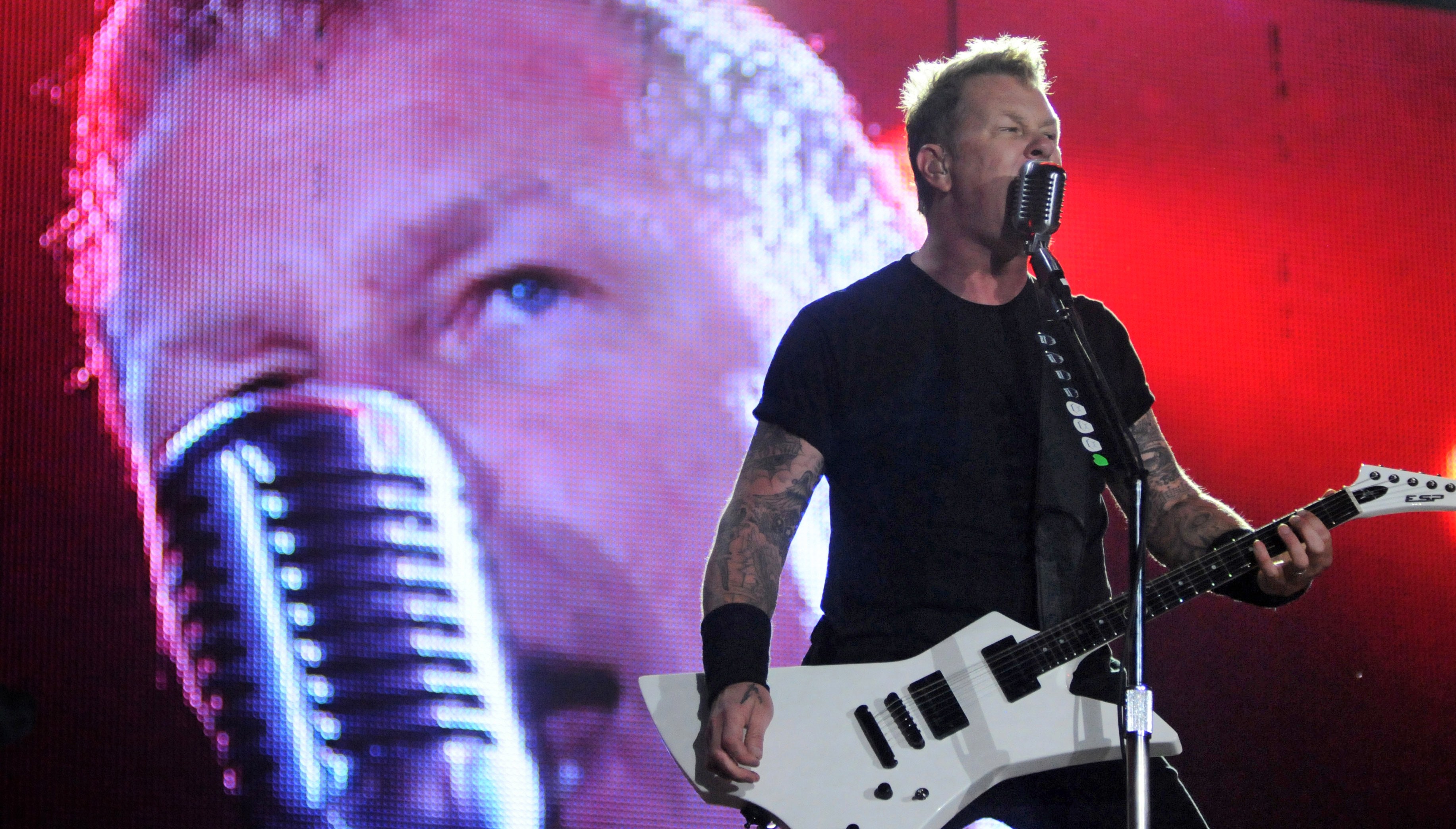 “Quem sabe o que se passa na mente sombria e maluca de James Hetfield quando ele escreve as letras?” | Andre Durao/AFP