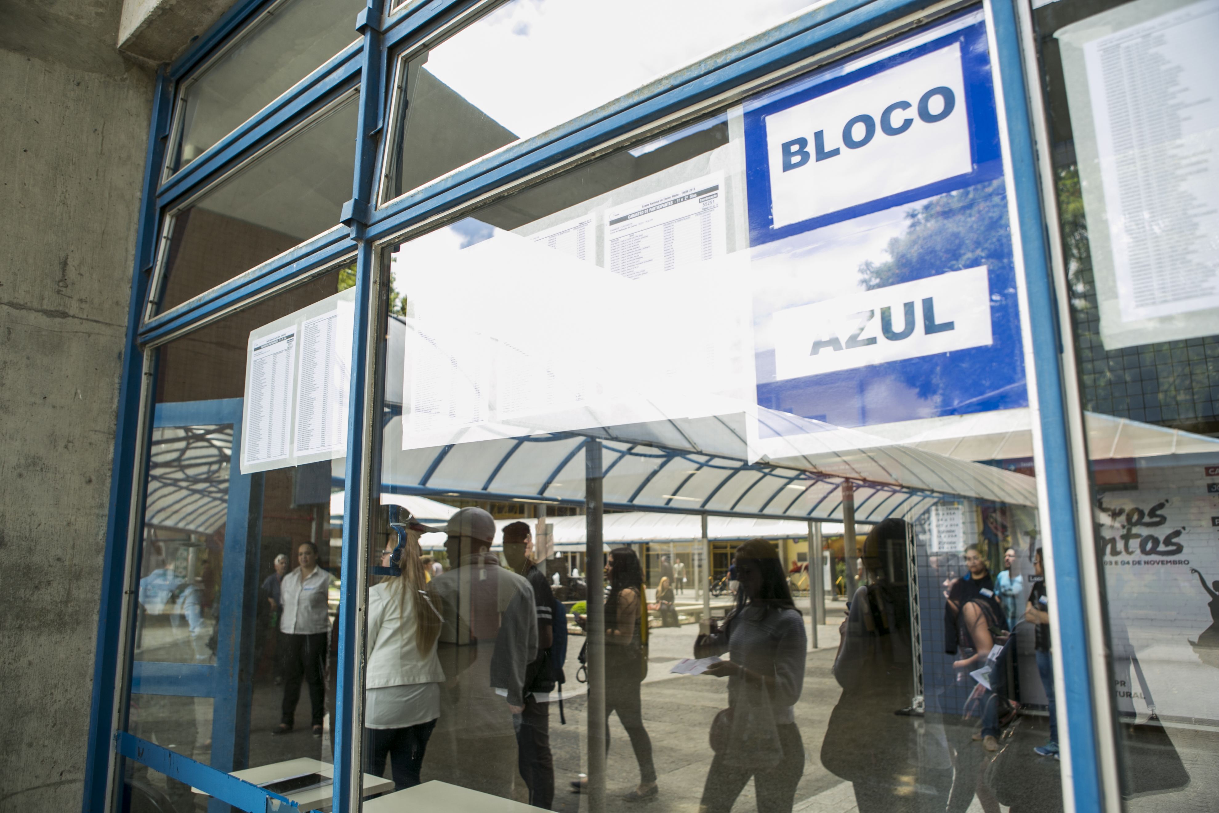 Aplicação da prova do Enem em Curitiba: processo seletivo é alvo de operação da Polícia Federal. | Marcelo Andrade/Gazeta do Povo