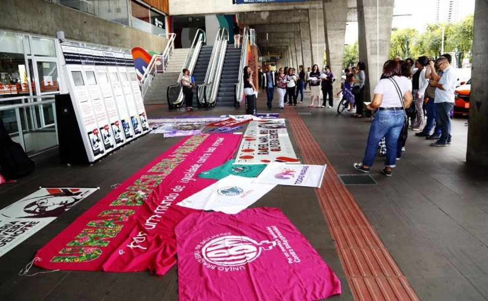 Manifestação ocorreu na rodoviária de Curitiba, onde o corpo da menina foi encontrado. | /Átila Alberti/Tribuna
