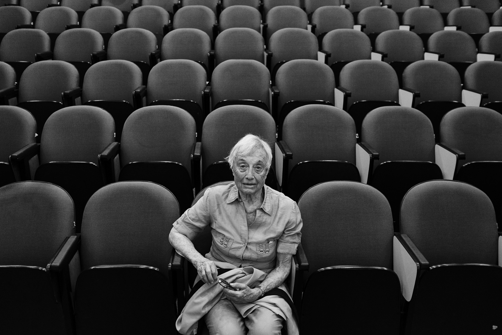 Relato de Nanette revela que barbárie nasce de vários fatores: aversão ao “outro”, crise econômica, populismo, medo de perder status social e ganância. | Henry Milleo/Gazeta do Povo