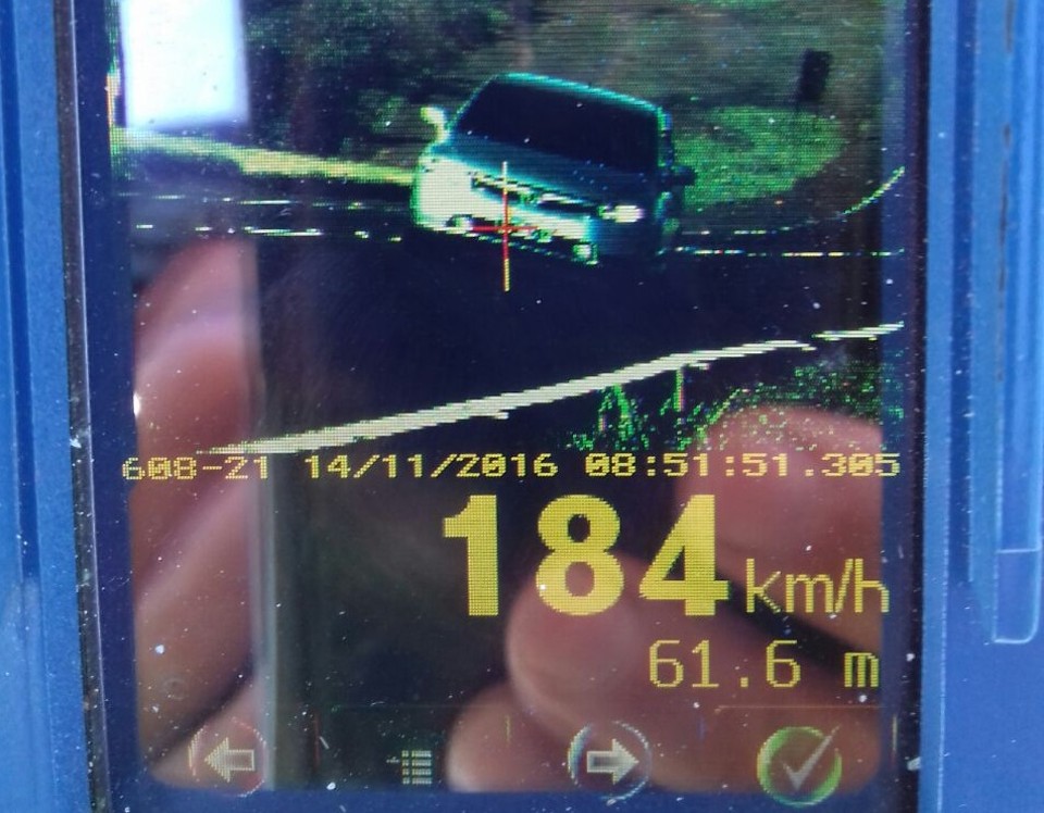 | Carro é flagrado na BR-277, em Cascavel, trafegando a 184 km/h