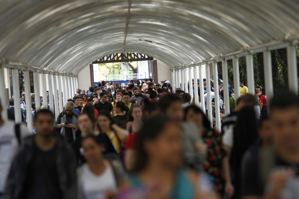 Vestibulandos fazem prova na PUC em Curitiba. | Jonathan Campos /Gazetado Povo