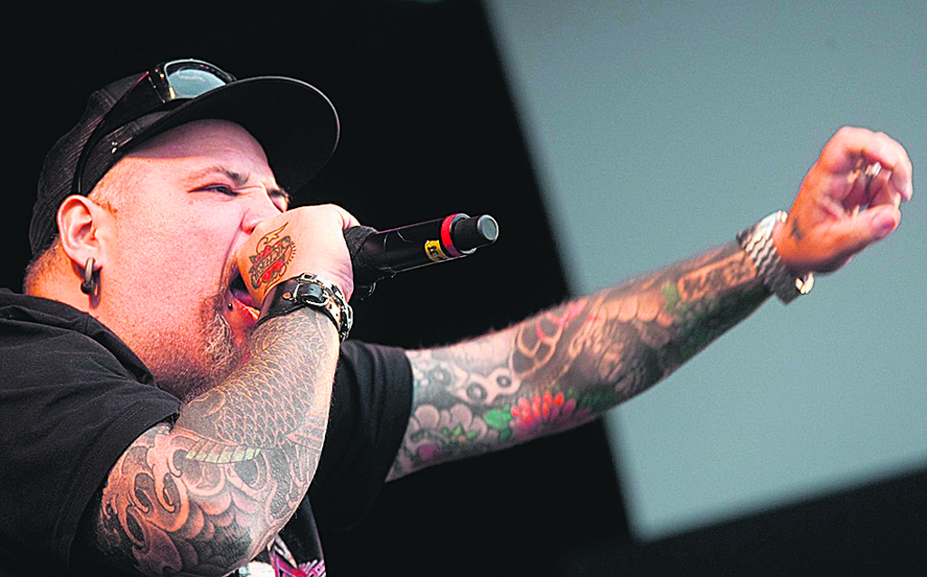 João Gordo: “as pessoas me cobram adolescência, mas se esquecem de que eu sou um senhor de 52 anos“