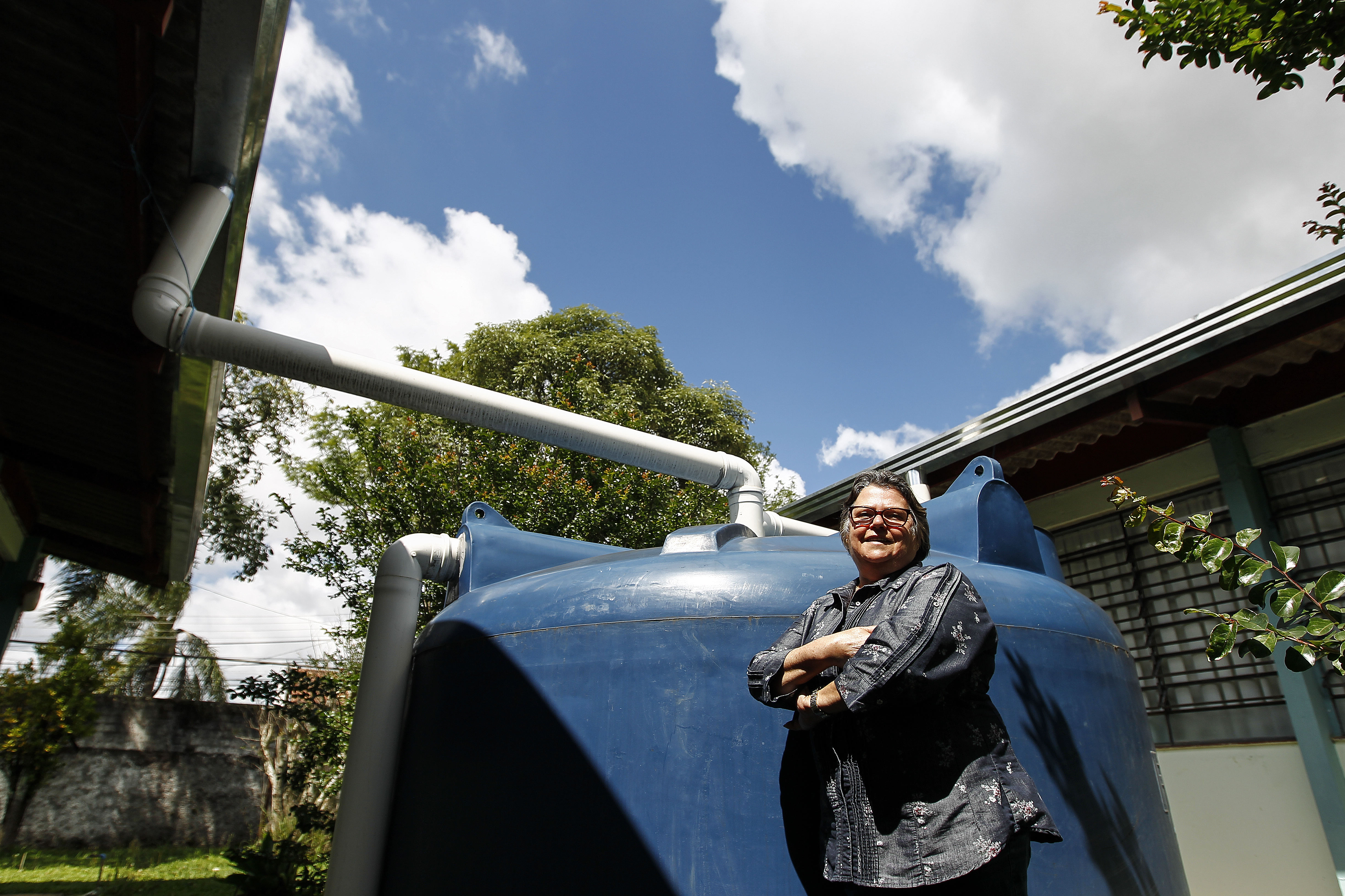 Naterci Schiavinato, diretora-geral do Colégio Estadual Prof. Francisco Zardo: instalação de cisternas reduziu a conta d’água | Jonathan Campos/Gazeta do Povo