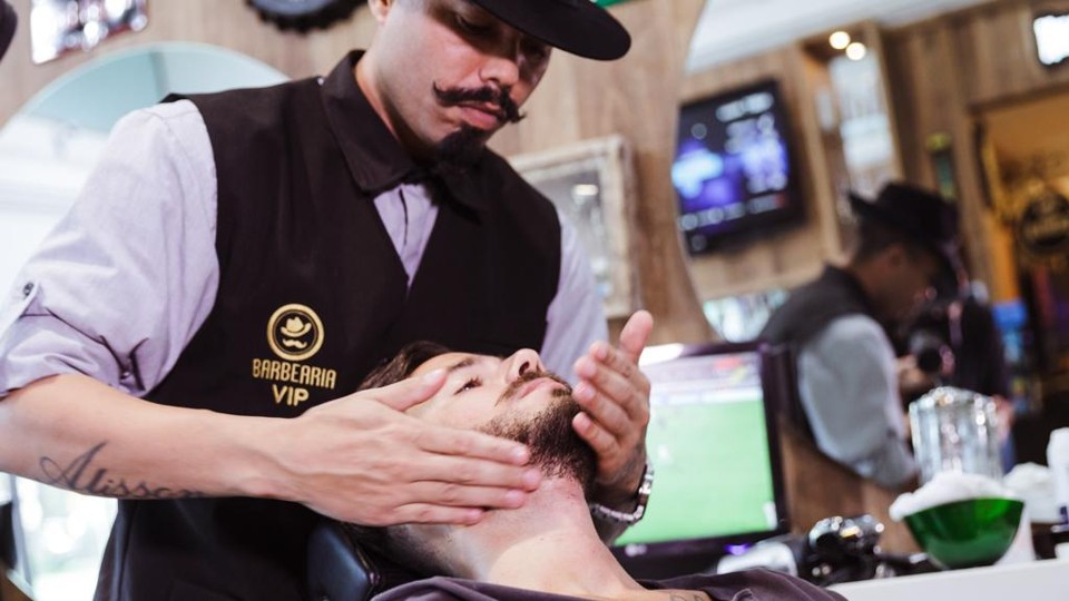 Catarinense Barbearia VIP inaugurou em julho deste ano a sua primeira unidade em Curitiba | Divulgação/