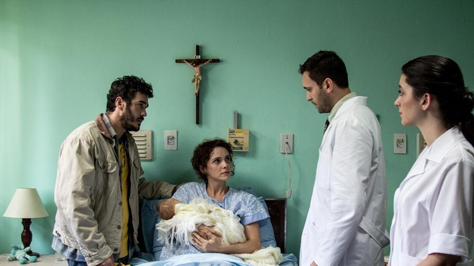 Filme reconstrói o cenário do início dos anos 1980 para tratar o conhecimento escasso da medicina sobre a síndrome de Down. | Rosano Mauro Jr./Divulgação