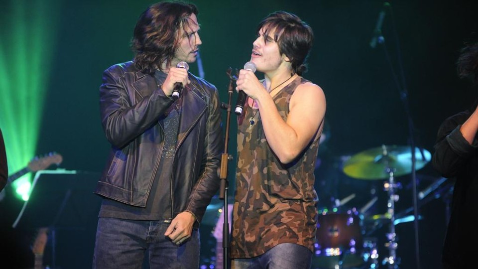 Vladimir Brichta e Nicolas Prattes viverão pai e filho que acabam de se conhecer: ojovem ator teve de aprender música ‘do zero’. | João Miguel/Globo