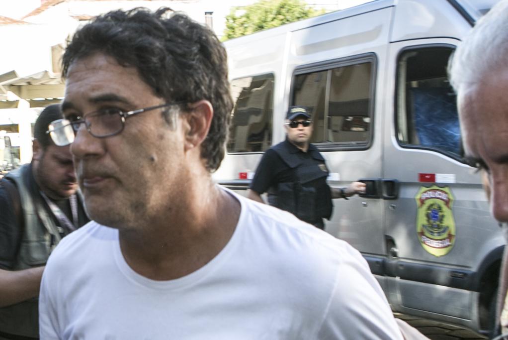 Silvio Pereira é escoltado em Curitiba | Marcelo Andrade/Gazeta do Povo/Arquivo