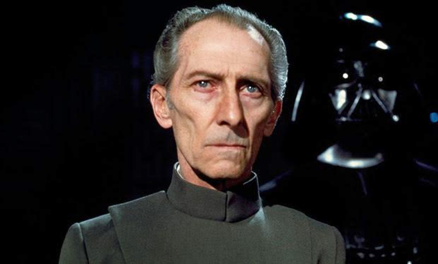 Peter Cushing, morto em 1994, ajuda a reviver seu personagem em “StarWars”, Grand Moff Tarkin, pela força de encaradas, tom de voz e maçãs do rosto salientes | Lucasfilm/Divulgação
