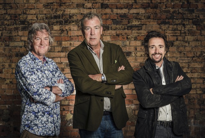 Trio de jornalistas britânicos famoso por “Top Gear” apresenta o mundo do automobilismo em “The Grand Tour” | Divulgação