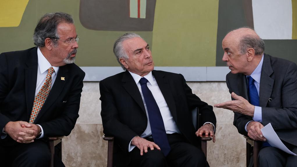 Raul Jungmann, da Defesa (à esq,); Michel Temer (ao centro) e José Serra, das Relações Exteriores | Beto Barata / PR