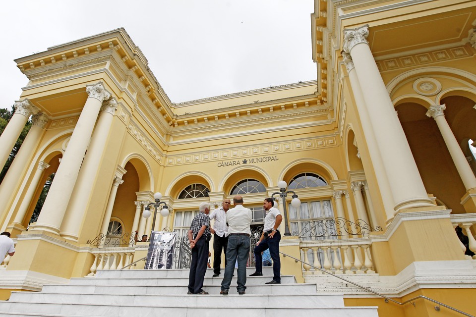 Fachada da Câmara de Curitiba: esquecimento dificulta que o eleitor acompanhe o trabalho e cobre resultados de seu vereador. | Antônio More/Gazeta do Povo