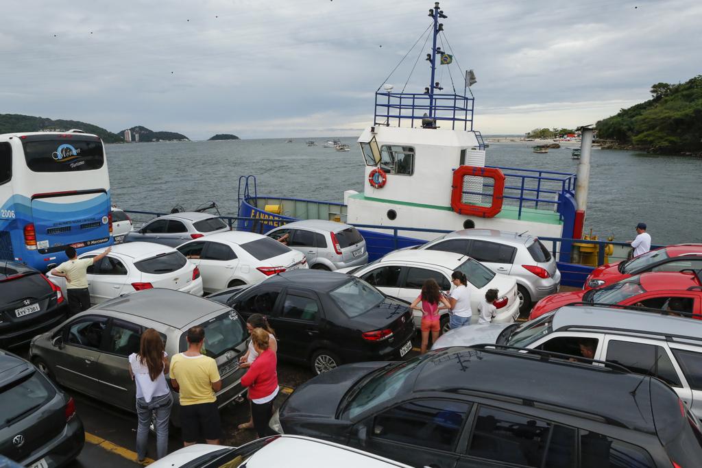 Em razão do elevado número de turistas que devem retornar do Litoral já no primeiro dia do ano, o Batalhão de Polícia Rodoviária (BPRV) da Polícia Militar fará mudanças no trânsito de Guaratuba neste domingo (1°). | Rodrigo Felix Leal/Gazeta do Povo/Arquivo