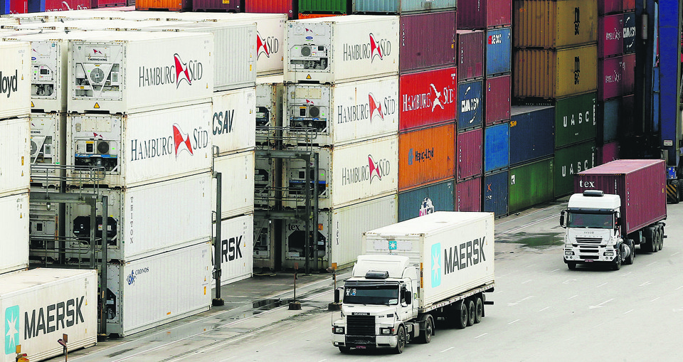 Nos últimos 19 meses, porto bateu 27 recordes de produtividade: agora é preciso aumentar a capacidade das ferrovias e desafogar as rodovias. | Hugo Harada / Gazeta do Povo
