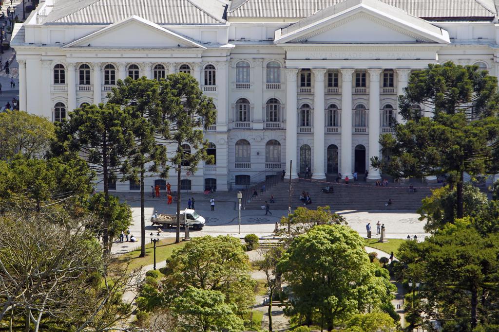 O MEC também reiterou que não vai reduzir o orçamento para o ensino superior | Antônio More/Gazeta do Povo