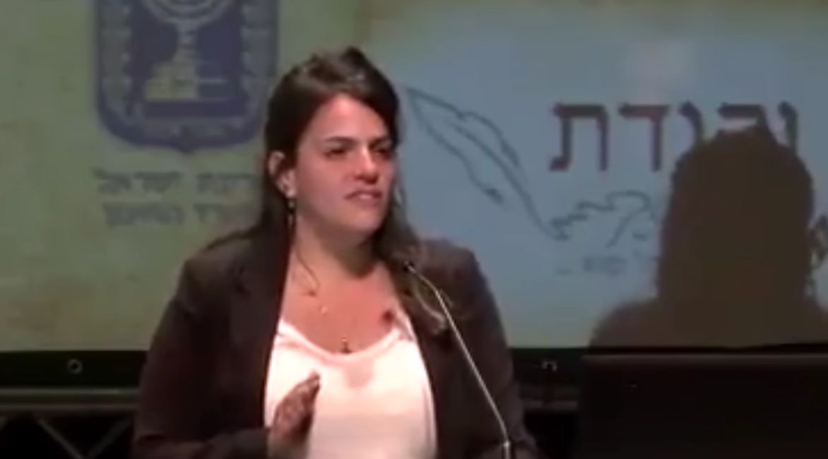 Chen Miller, professora de alunos com deficiências em Israel, também tem história pessoal de superação | Reprodução/You Tube