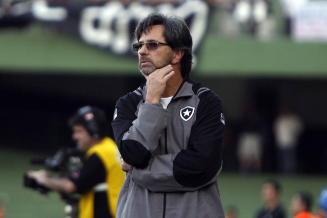 Caio Jr no comando do Botafogo. | Walter Alves / AGÊNCIA DE NOTICI/Walter Alves / AGÊNCIA DE NOTICI