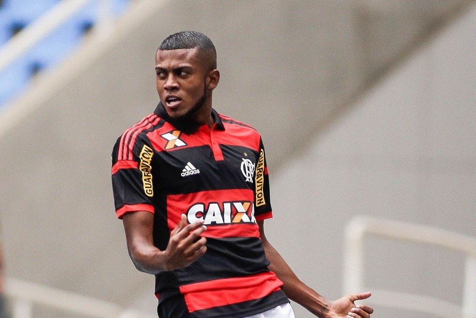 Empresário vê chance para retorno de Marcelo Cirino ao Atlético Cirino em ação pelo Flamengo. | /