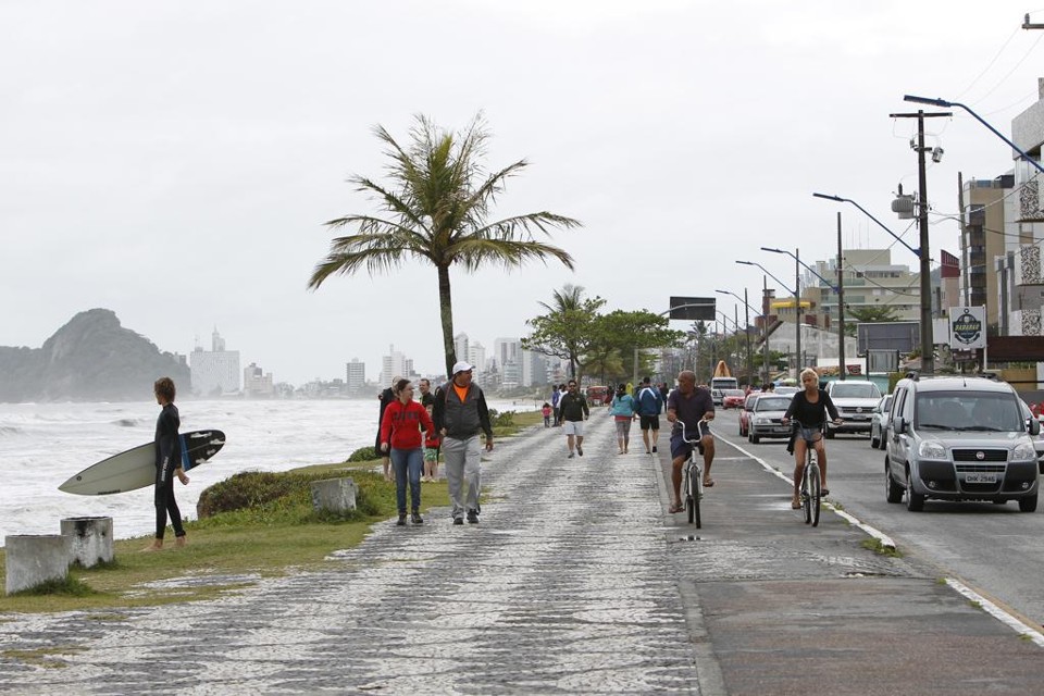 Calçadão na praia central de Matinhos | Antônio More/Gazeta do Povo