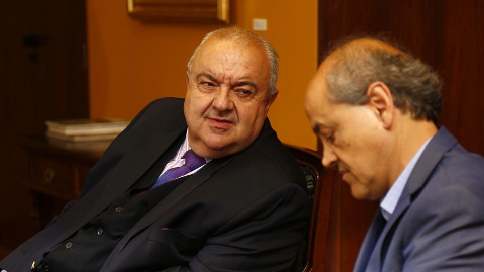 Fruet deixará mais de R$ 400 milhões em dívidas a Greca Rafael Greca (PMN) vai assumir a prefeitura de Curitiba no lugar de Gustavo Fruet (PDT). | Aniele Nascimento/Gazeta do Povo