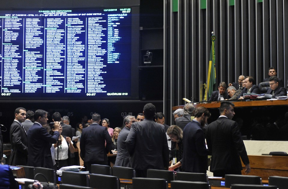 Reforma do ensino médio: sociologia e filosofia voltam ao currículo Votação da reforma do ensino médio na Câmara dos Deputados | Luis Macedo/Câmara dos Deputados