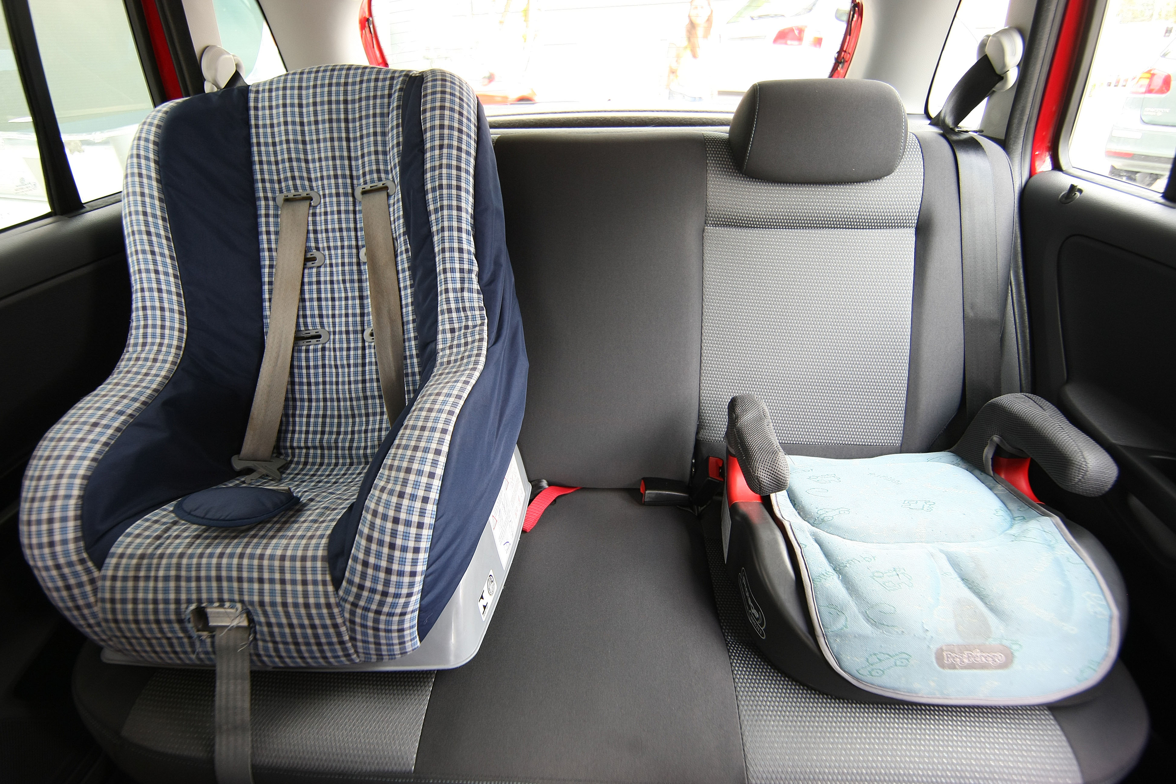 Exigência da cadeirinha segue valendo para automóveis particulares | Valterci Santos/Gazeta do Povo/Arquivo