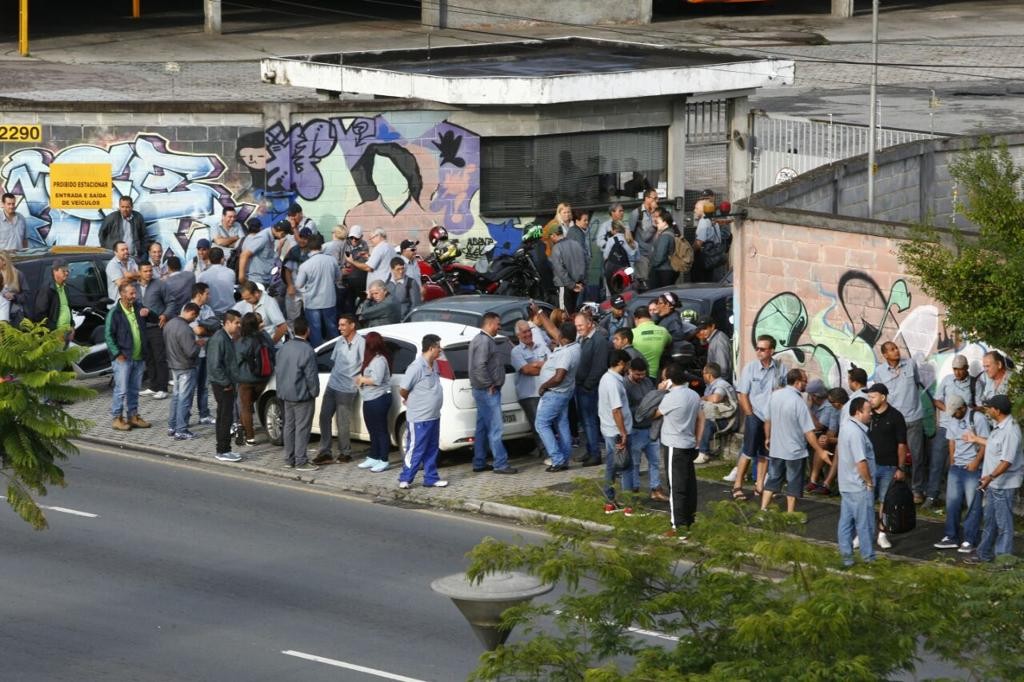 Assembleia que decidiu pelo retorno ao trabalho foi realizada em frente à garagem da Viação São José Filial