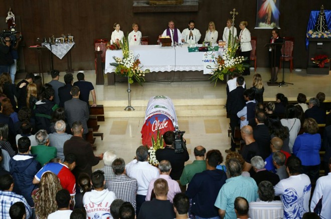 Igreja dos Passarinhos, em Curitiba, estava lotada de familiares, amigos e fãs do técnico que levou o Paraná Clube à Libertadores pela primeira vez na história do Clube em 2006. | Aniele Nascimento Gazeta do Povo