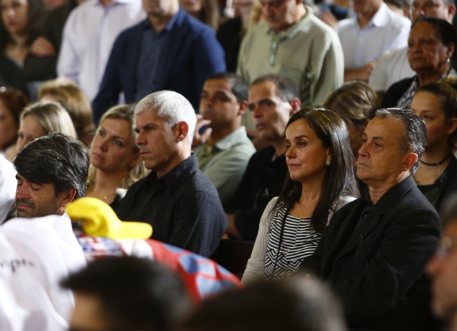 Ex-meia Ricardinho e o ex-presidente Ocimar Bolicenho: companheiros de Caio Jr na conquista do Estadual de 1997. | Aniele Nascimento/Gazeta do Povo
