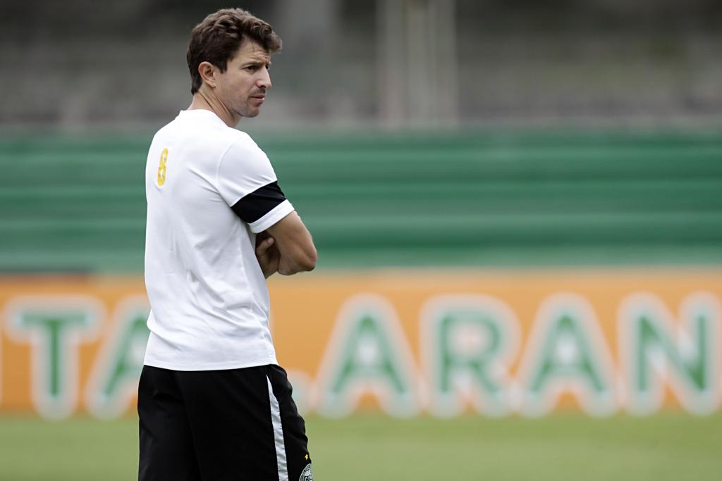 Tcheco trabalhou até março no Coritiba. | Felipe Rosa/Tribuna