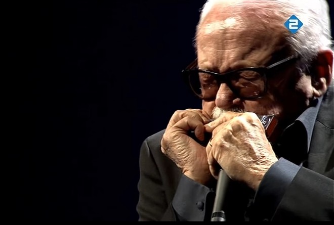 O músico Toots Thielemans era considerado o “rei da gaita” e elogiado por sua harmonia musical no jazz. | Reprodução