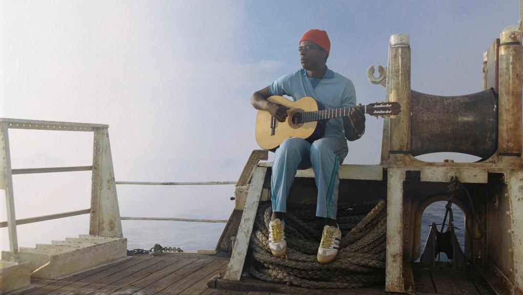 Em 2004, o brasileiro participou de “A vida marinha com Steve Zissou” (2004), de Wes Anderson. Ele fez aulas de mergulho para interpretar o papel de um dos membros da equipe do oceanógrafo. | Disney