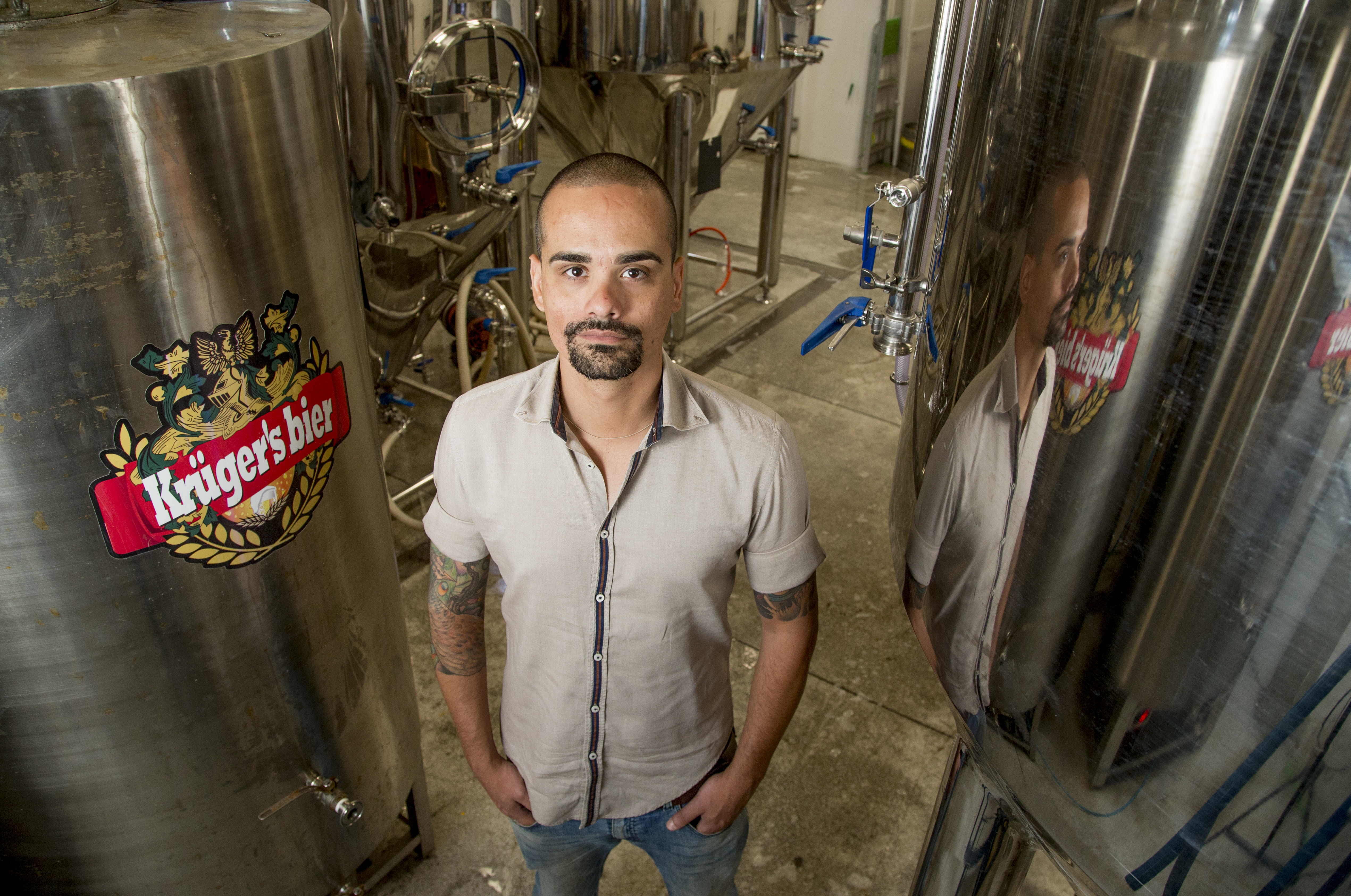 Diogo del Corso fez MBA na China e Espanha e decidiu investir em um negocio próprio. Ele abriu uma cervejaria. | Hugo Harada/Gazeta do Povo