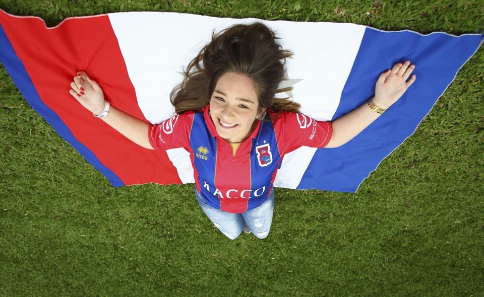 Carol Ferreira: com 15 anos, não vivenciou as glórias paranistas dos anos 90. | Daniel Castellano/Gazeta do Povo