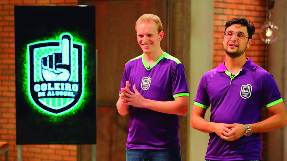 Os sócios Eugen Braun e Samuel Toledo, durante apresentação no programa. O projeto Goleiro de Aluguel conseguiu o aporte de R$ 250 mil. | Divulgação