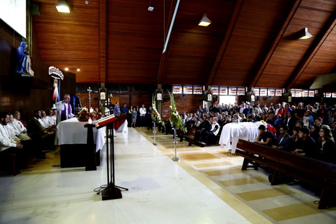 Igreja dos Passarinhos, em Curitiba, estava lotada de familiares, amigos e fãs do técnico que levou o Paraná Clube à Libertadores pela primeira vez na história do Clube em 2006. | Aniele Nascimento Gazeta do Povo