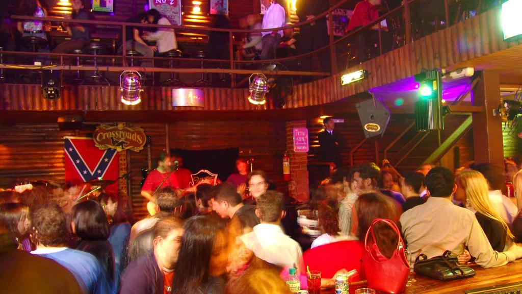 O bar Crossroads, no Água Verde, terá festa pós-ceia de Natal ao som de vários estilos de rock . | Daniel Sorrentino/Gazeta do Povo