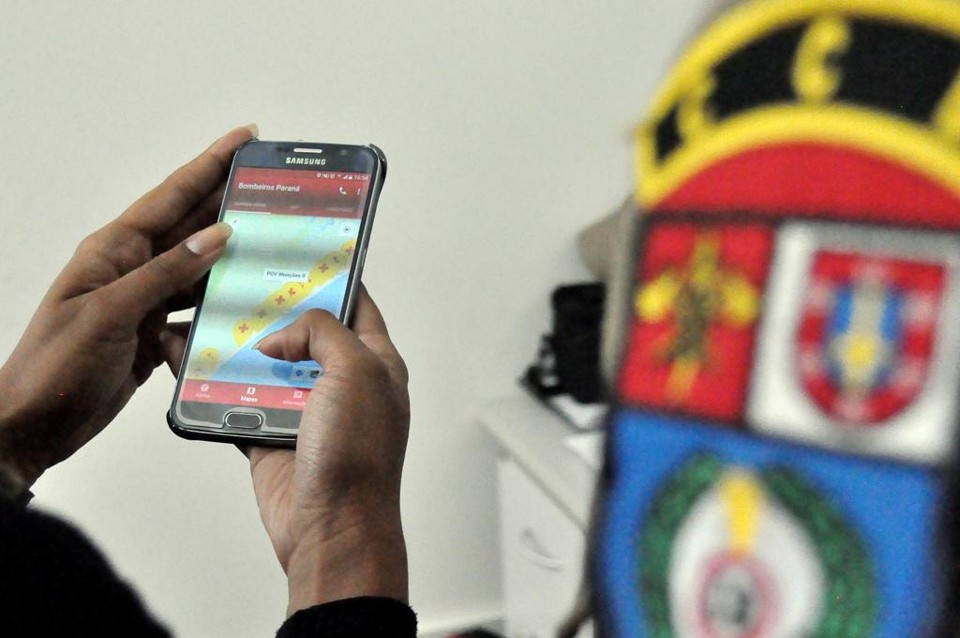 Aplicativo Bombeiros do Paraná indica postos com guarda-vidas, as condições do mar e o Boletim de Balneabilidade. | Corpo de Bombeiros/