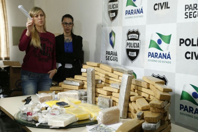 Delegada Camila Cecconello (à esq.) coordenou a operação | Hugo Harada/Gazeta do Povo
