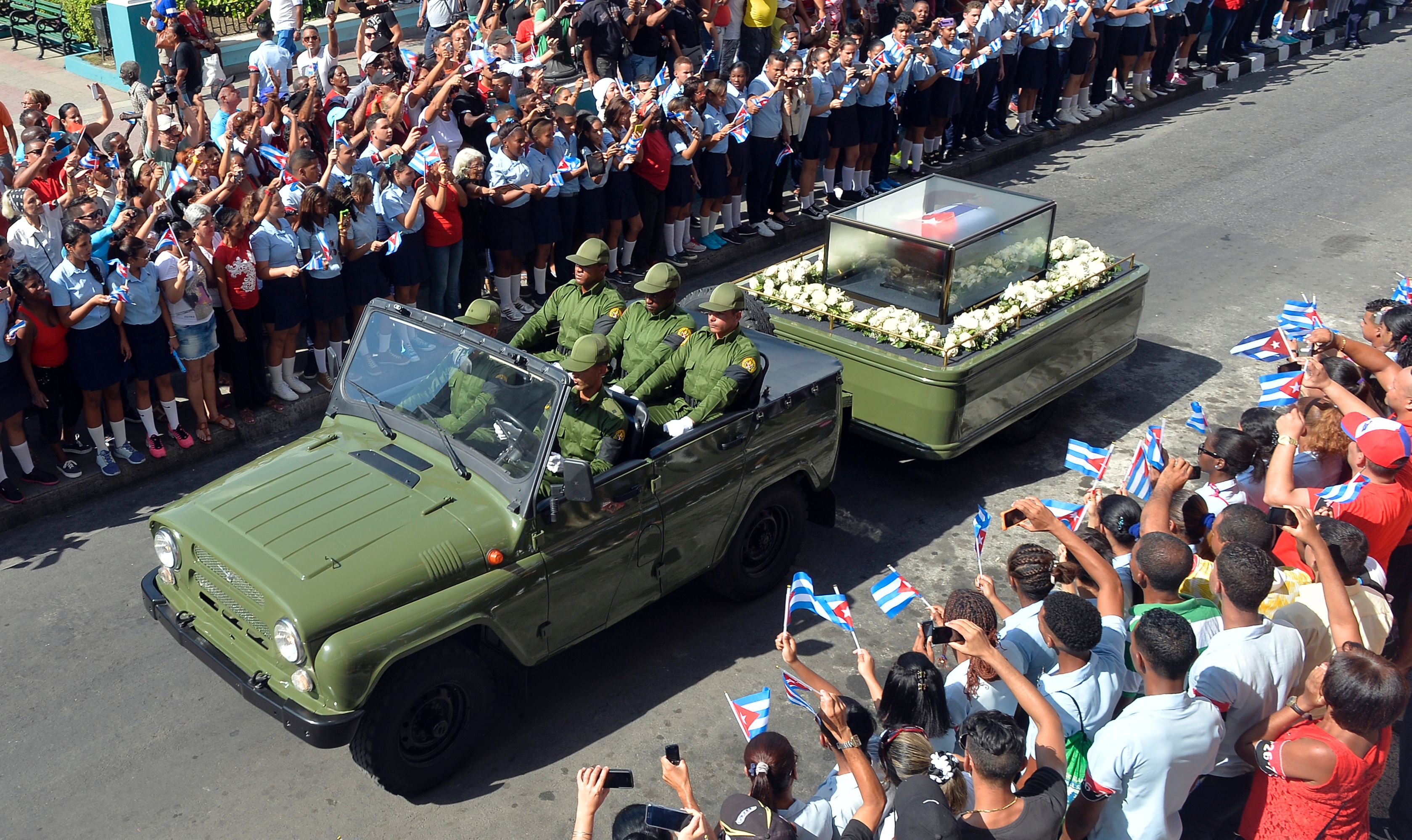 Cortejo percorreu as ruas de Havana, rumo a Santiago. | Pedro Pardo/AFP
