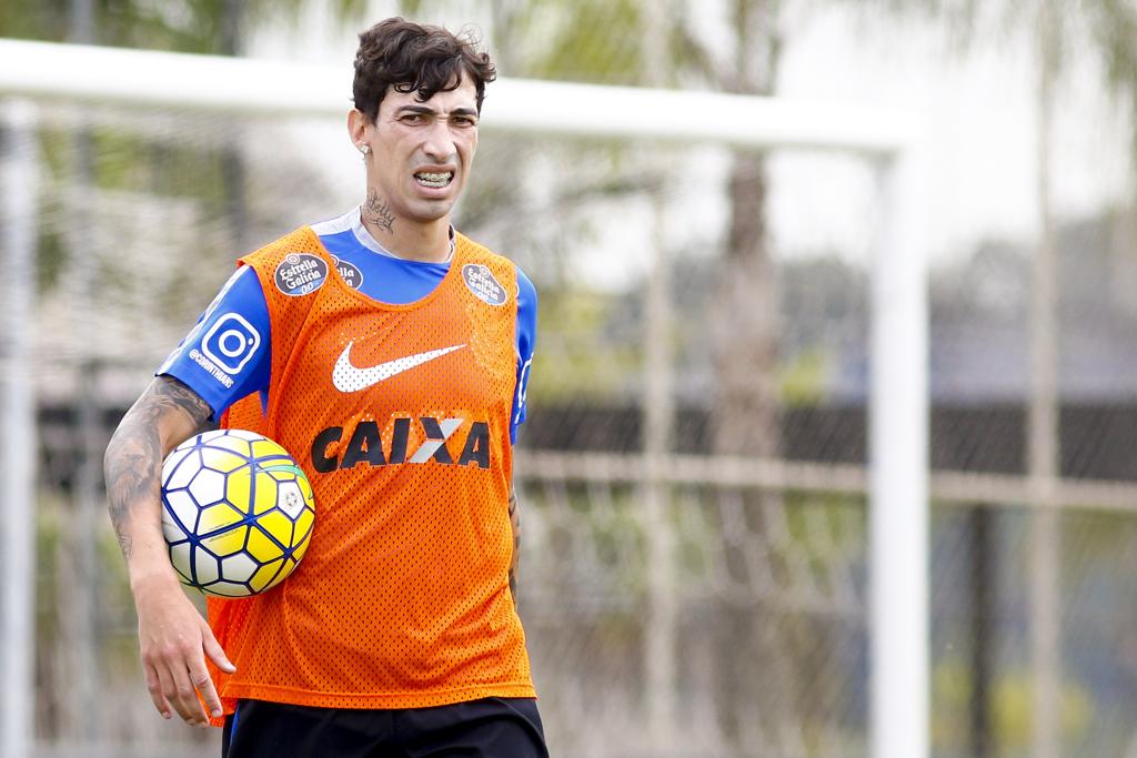 Rildo não estava nos planos do Corinthians para 2017, mas espera reencontrar o bom futebol no Alto da Glória. | Marco Galvão/Estadão Conteúdo