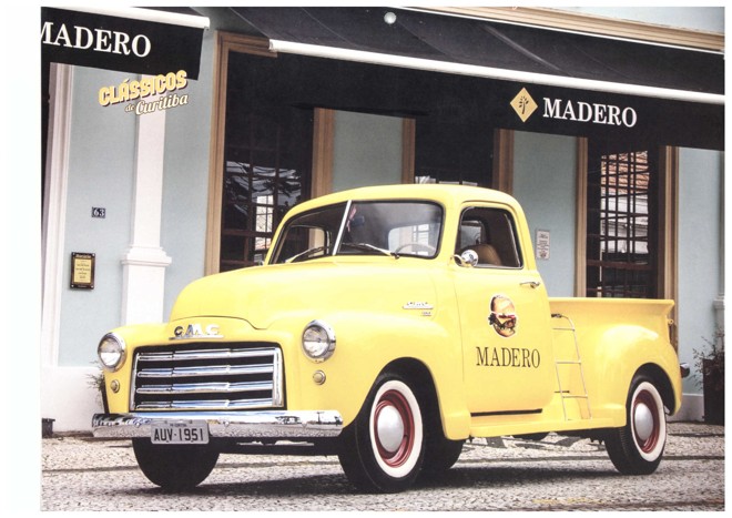 DEZEMBRO – GMC 101-22, ano 1951: a picape é um dos marcos para a construção do país, sendo usada com frequência para o transporte de carga em qualquer tipo de terreno. Sua mecânica era confiável e de fácil reparo, com motor de 6 cilindros e 90 hp. Atualmente faz parte do acervo de veículos antigos da rede de restaurantes Madero. Proprietário: Restaurante Madero. | Divulgação