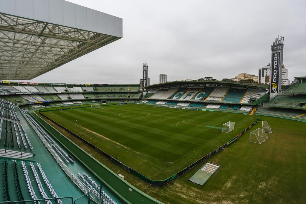 Diretoria do Coritiba pretende demolir o Couto Pereira. | Daniel Castellano/Gazeta do Povo