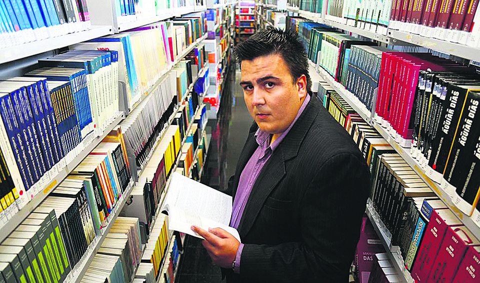 Alan Henrique da Silva buscou um curso tecnológico para acelerar a carreira. Aos 23 anos, já possui ampla experiência em sua área e abriu a própria empresa. | Aniele Nascimento/Gazeta do Povo
