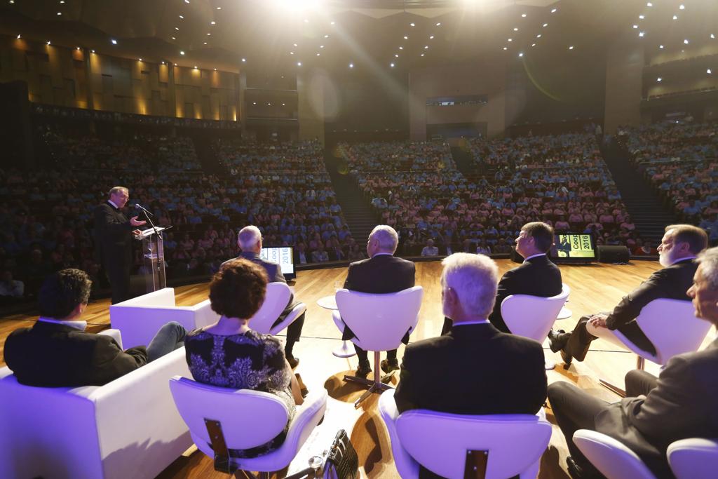 O que deu o tom das falas foi a noção de que o agronegócio foi e continua sendo um dos principais pilares da economia brasileira, mas precisa superar as adversidades deste ano para sustentar esse peso em 2017. | Ocepar/Divulgação