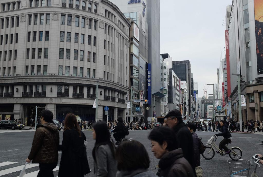 Distrito comercial de Ginza, em Tóquio. Medo de aquecimento global cai entre os jovens japoneses. | KAZUHIRO NOGI/AFP