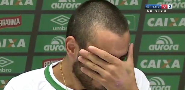 Alan Ruschel chorou ao lembrar dos companheiros mortos. | Reprodução/SporTV