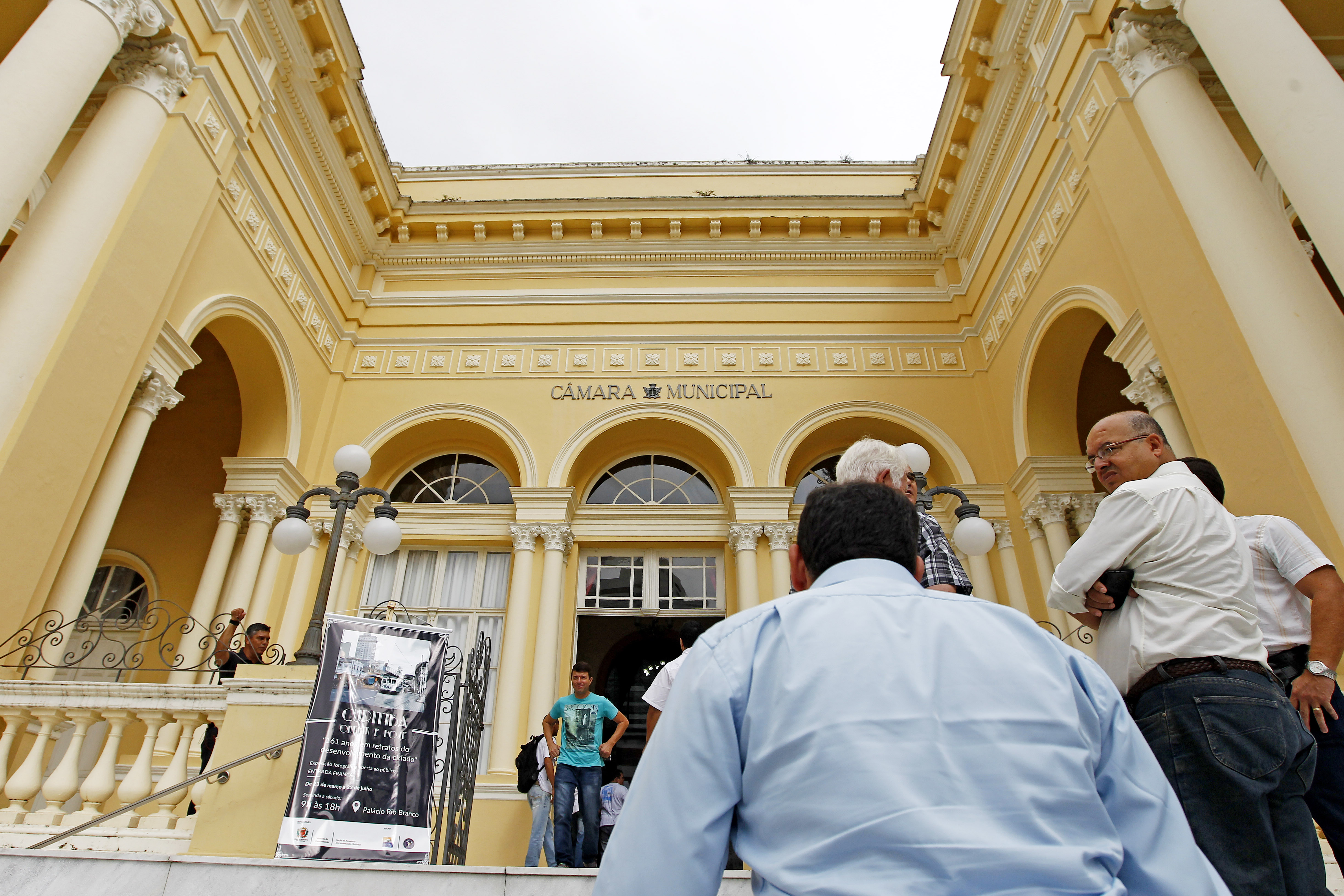 Fachada da Câmara de Curitiba: vereadores gastaram este ano R$ 121 milhões de um orçamento de R$ 140 milhões. | Antônio More/Gazeta do Povo