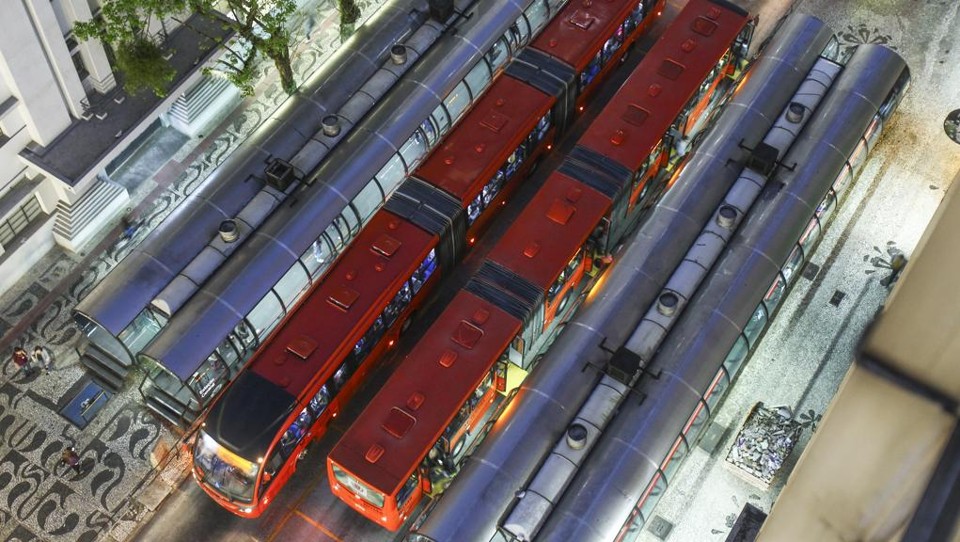 Empresas de ônibus e prefeitura vivem impasse constante. | Daniel Castellano/Gazeta do Povo